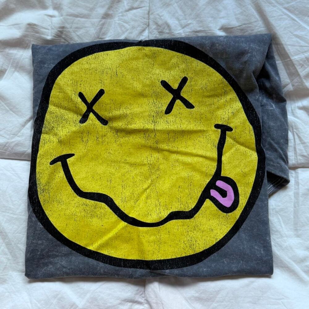 Nirvana smiley graphic band tee L casual cotton alt grunge short‎ sleeve shirt